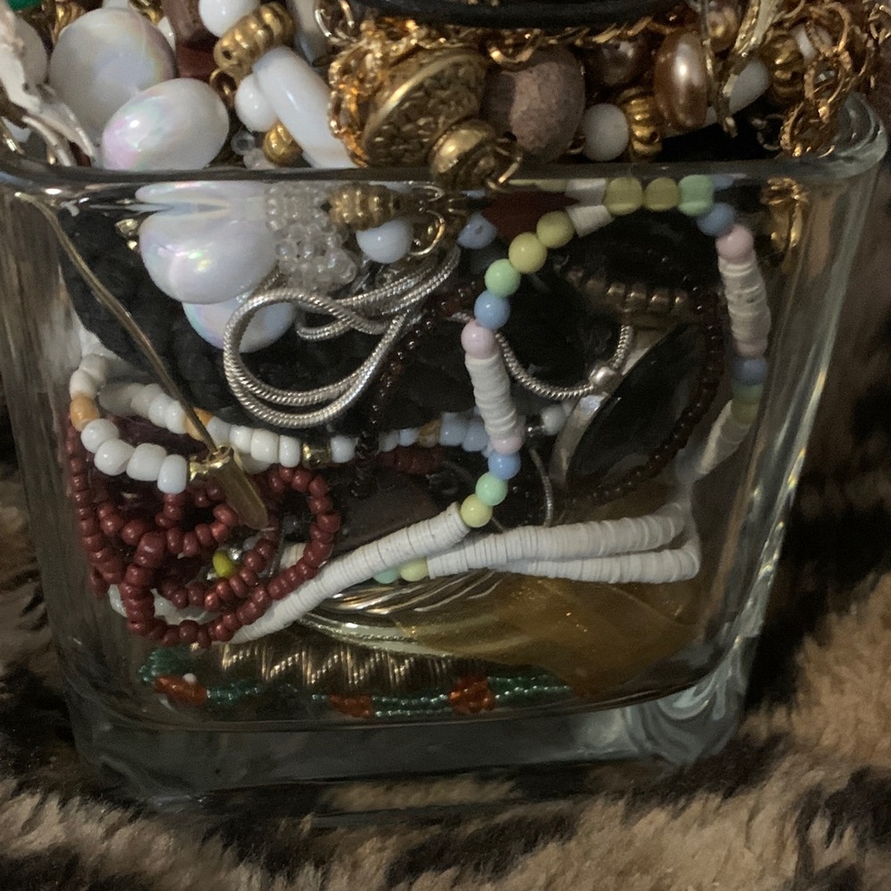 Jewelry Lot - Picture 5 of 9